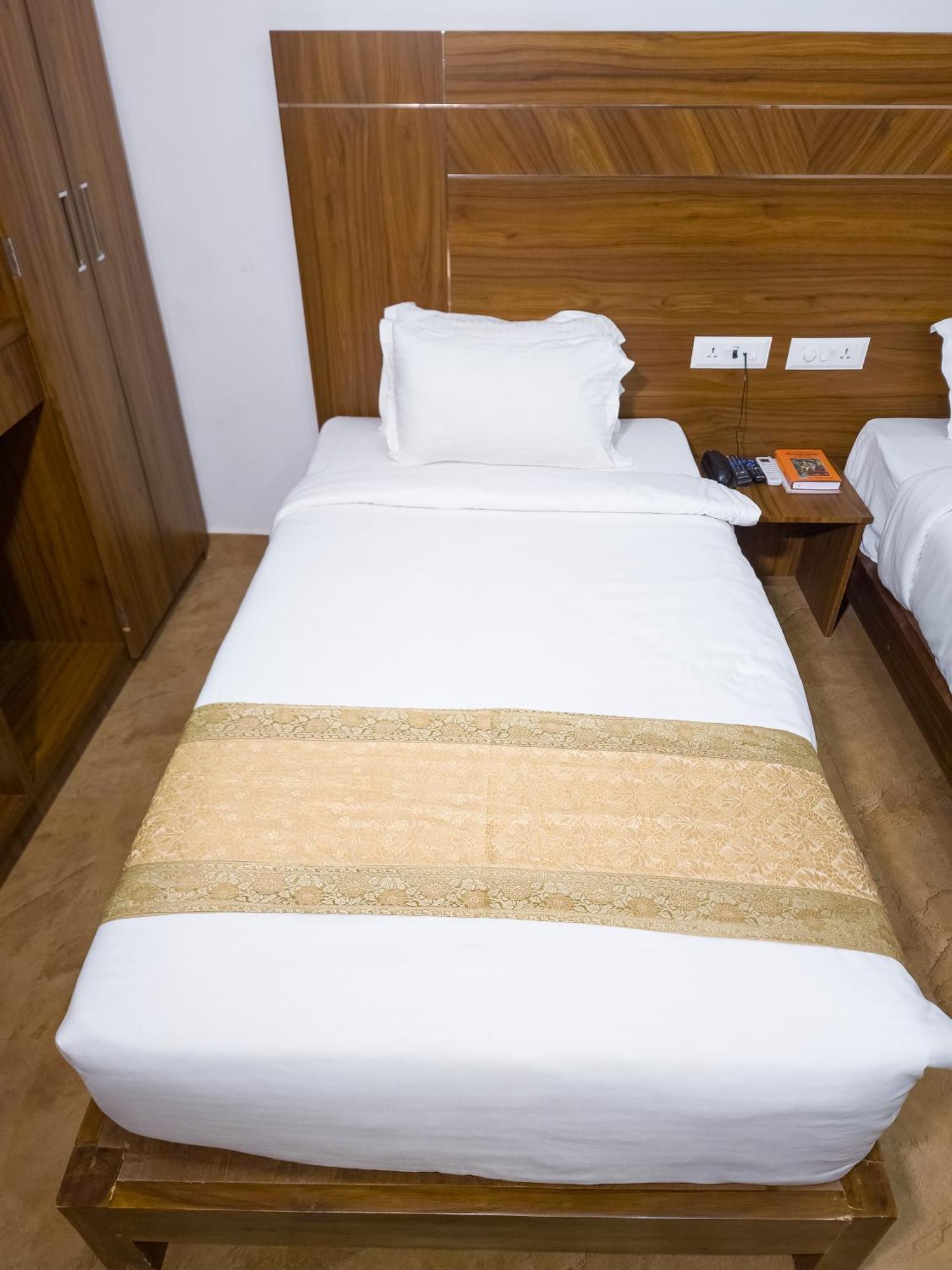 Amritara Ramila Kutir Hotel Ayodhya Exterior foto